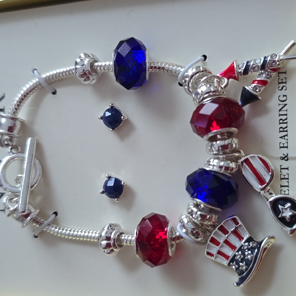 NAPIER BRAND WOMEN'S PATRIOTIC SUMMERTIME BRACELET AND PIERCED EARRINGS SET